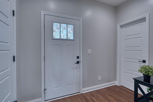 5509 Camden Drive, Newburgh, IN 47630