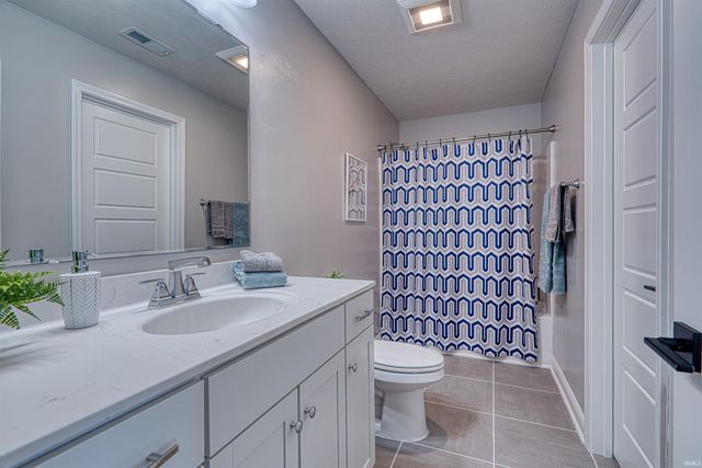 5509 Camden Drive, Newburgh, IN 47630