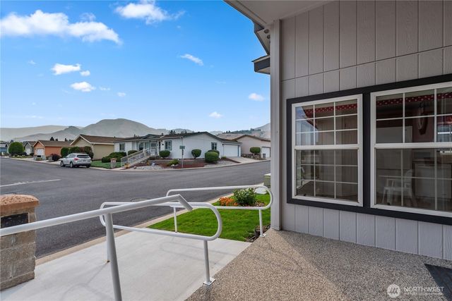 1814 Heritage Drive, Wenatchee, WA 98801