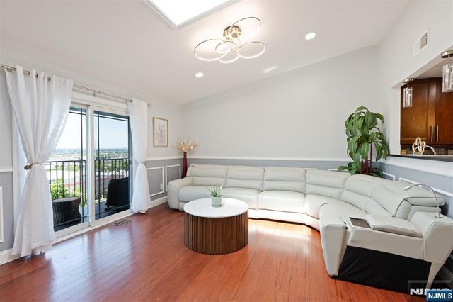 6501 Liberty Avenue F5, North Bergen, NJ 07047