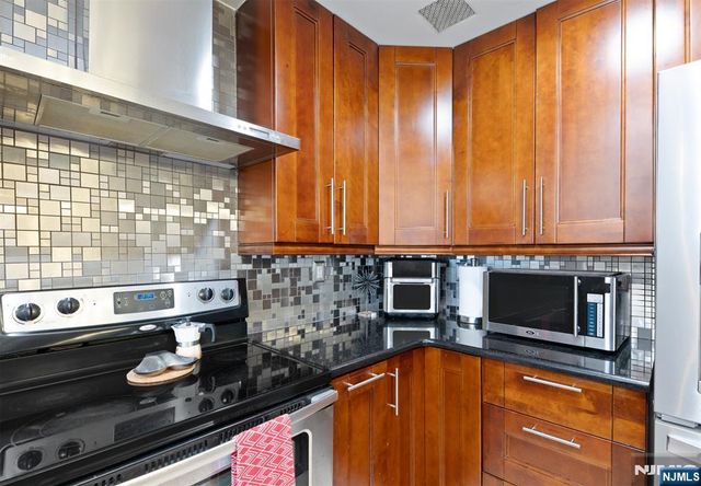 6501 Liberty Avenue F5, North Bergen, NJ 07047
