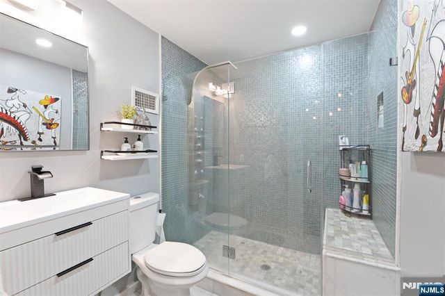 6501 Liberty Avenue F5, North Bergen, NJ 07047