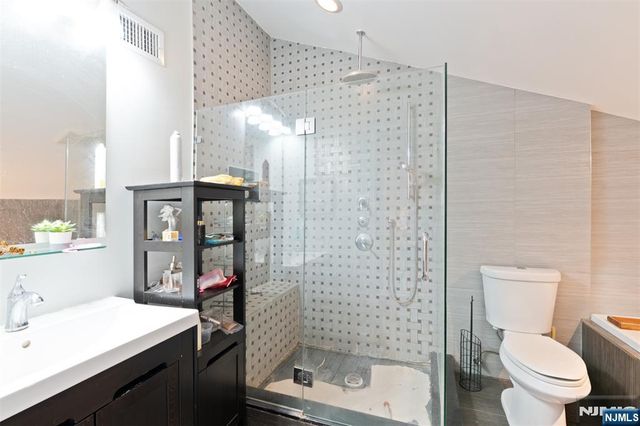 6501 Liberty Avenue F5, North Bergen, NJ 07047
