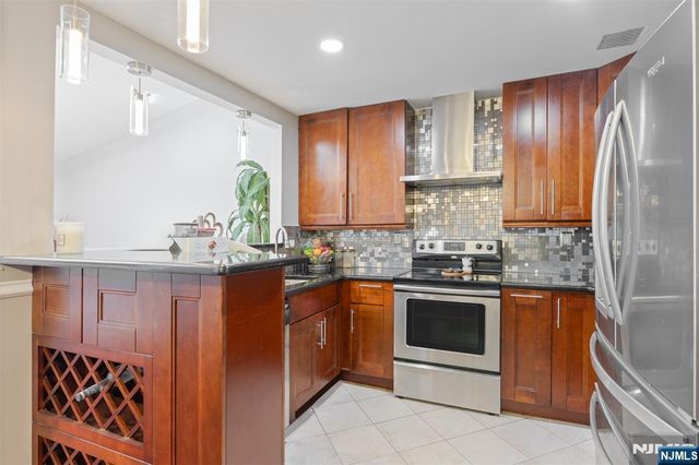 6501 Liberty Avenue F5, North Bergen, NJ 07047