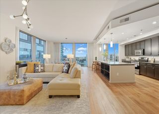 900 20th Ave S Apt 901, Nashville, TN 37212