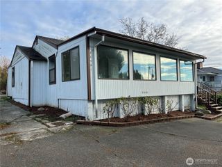 22502 8th Avenue S, Des Moines, WA 98198