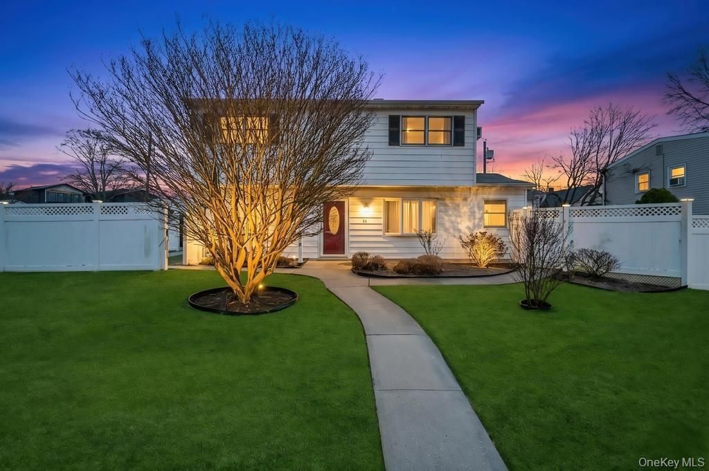 33 Pond Lane, Levittown, NY 11756