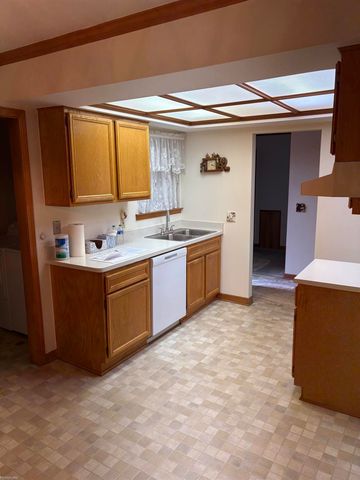 5441 Stanford Court, Warren, MI 48091
