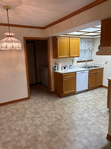 5441 Stanford Court, Warren, MI 48091