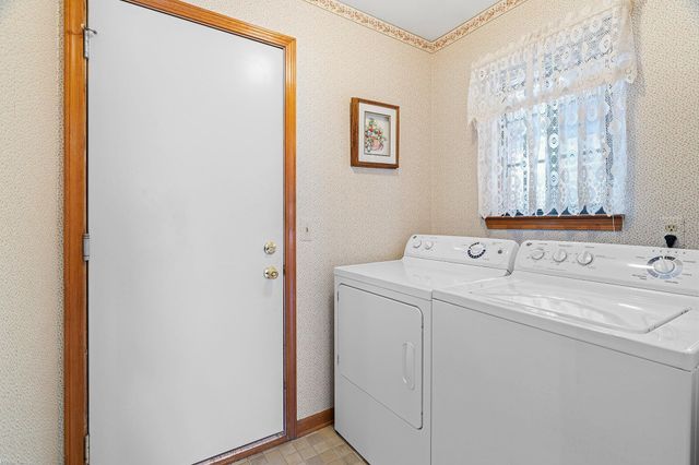 5441 Stanford Court, Warren, MI 48091