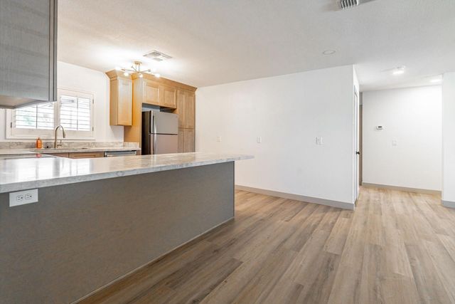 5739 W Monte Vista Road, Phoenix, AZ 85035