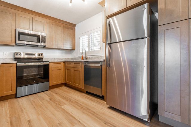 5739 W Monte Vista Road, Phoenix, AZ 85035