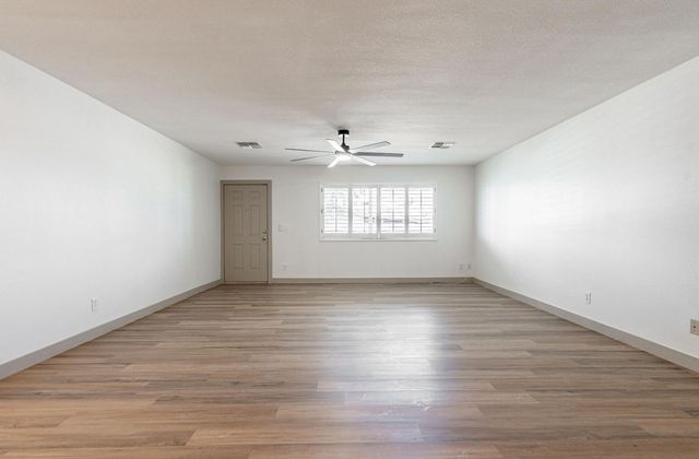 5739 W Monte Vista Road, Phoenix, AZ 85035