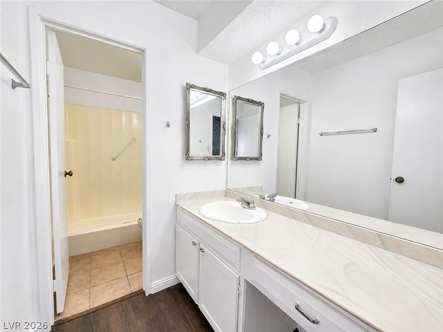 750 South Royal Crest Circle 323, Las Vegas, NV 89169