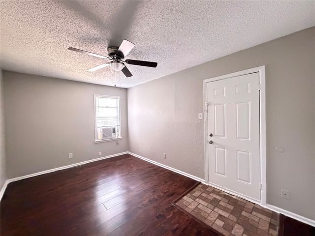 6363 Hollis Avenue, Dallas, TX 75227