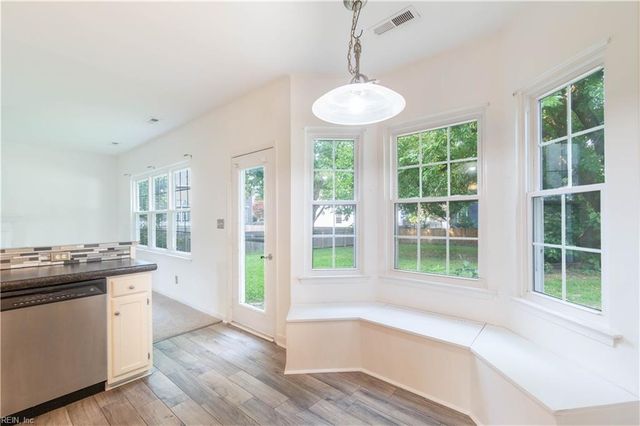 6406 Crosswinds CT, Suffolk, VA 23435
