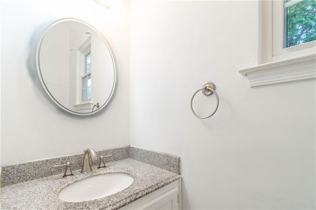6406 Crosswinds CT, Suffolk, VA 23435