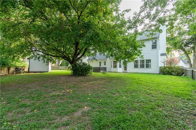 6406 Crosswinds CT, Suffolk, VA 23435