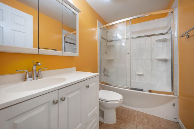 818 Dunbar Court, Schaumburg, IL 60194