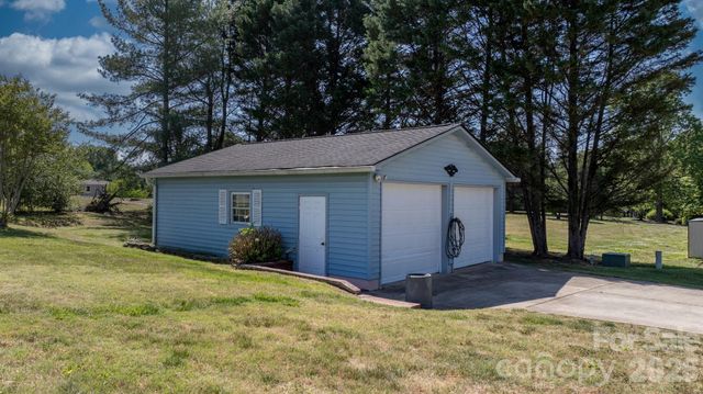 65 Pinewood Road, Granite Falls, NC 28630