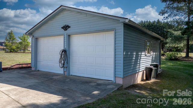 65 Pinewood Road, Granite Falls, NC 28630