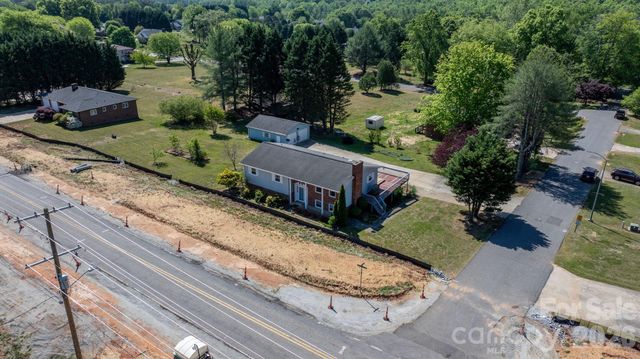 65 Pinewood Road, Granite Falls, NC 28630