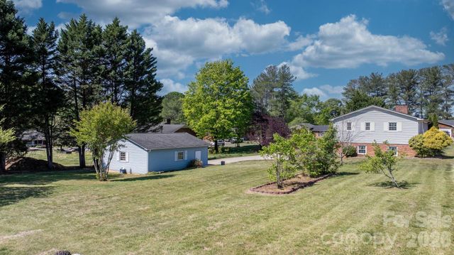 65 Pinewood Road, Granite Falls, NC 28630