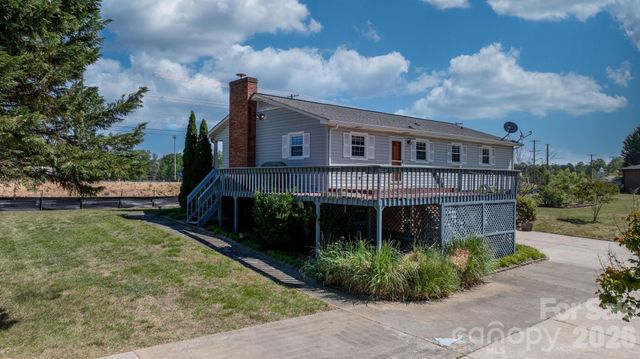 65 Pinewood Road, Granite Falls, NC 28630