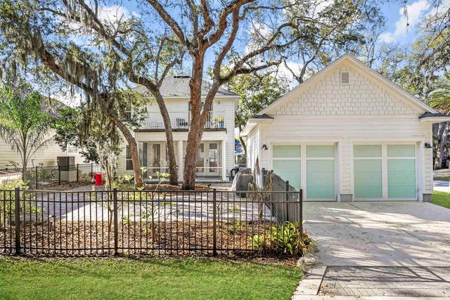 996 Saltwater Cir, St Augustine, FL 32080