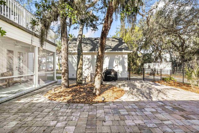 996 Saltwater Cir, St Augustine, FL 32080