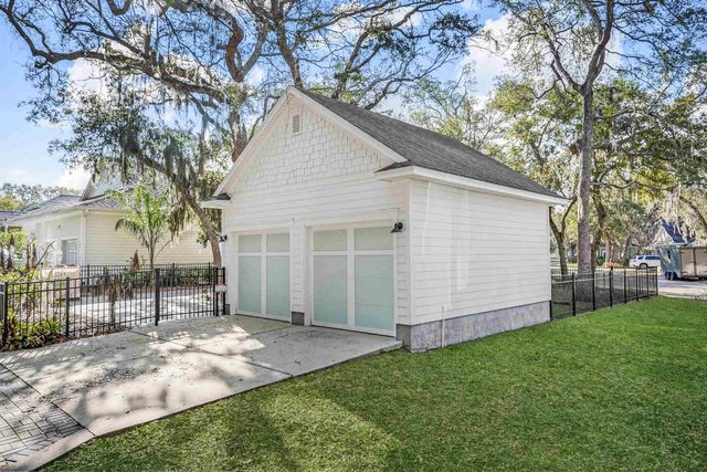 996 Saltwater Cir, St Augustine, FL 32080