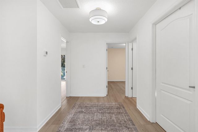 996 Saltwater Cir, St Augustine, FL 32080