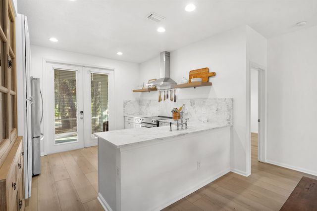 996 Saltwater Cir, St Augustine, FL 32080