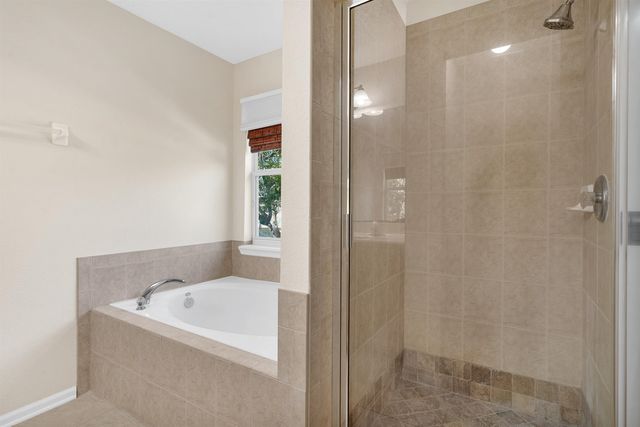 996 Saltwater Cir, St Augustine, FL 32080