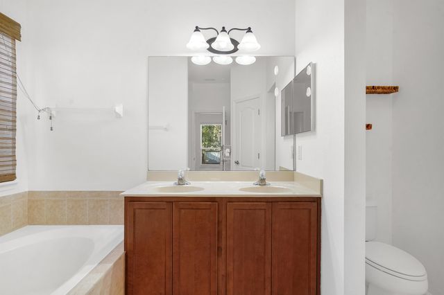 996 Saltwater Cir, St Augustine, FL 32080