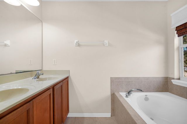 996 Saltwater Cir, St Augustine, FL 32080