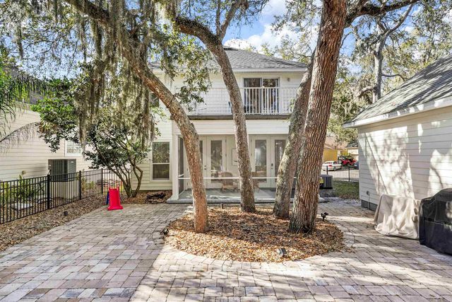 996 Saltwater Cir, St Augustine, FL 32080