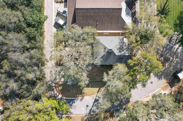 996 Saltwater Cir, St Augustine, FL 32080