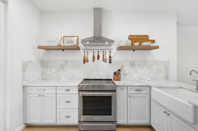 996 Saltwater Cir, St Augustine, FL 32080