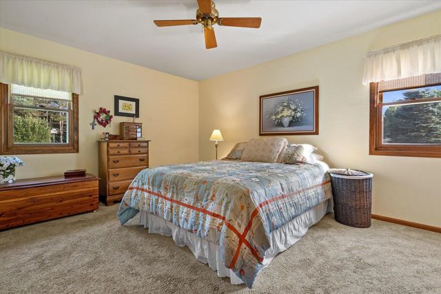 226 Corby DRIVE, North Prairie, WI 53153