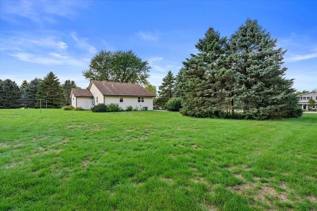 226 Corby DRIVE, North Prairie, WI 53153