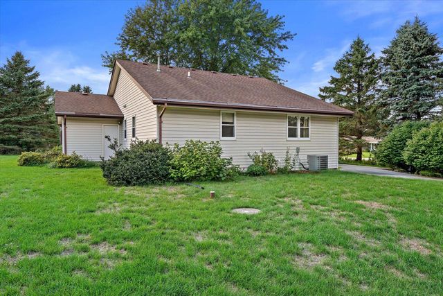 226 Corby DRIVE, North Prairie, WI 53153