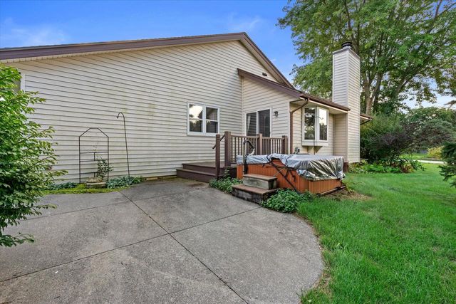 226 Corby DRIVE, North Prairie, WI 53153