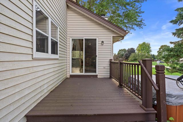226 Corby DRIVE, North Prairie, WI 53153