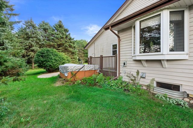 226 Corby DRIVE, North Prairie, WI 53153
