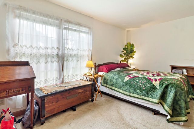 616 W Berry Avenue, Upland, IN 46989