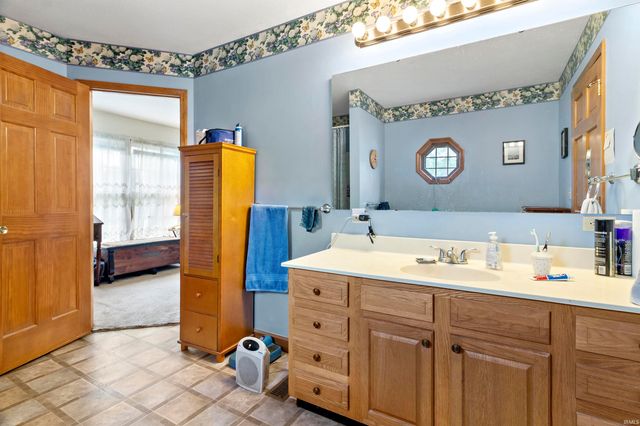 616 W Berry Avenue, Upland, IN 46989