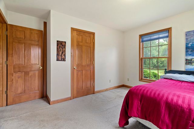 616 W Berry Avenue, Upland, IN 46989