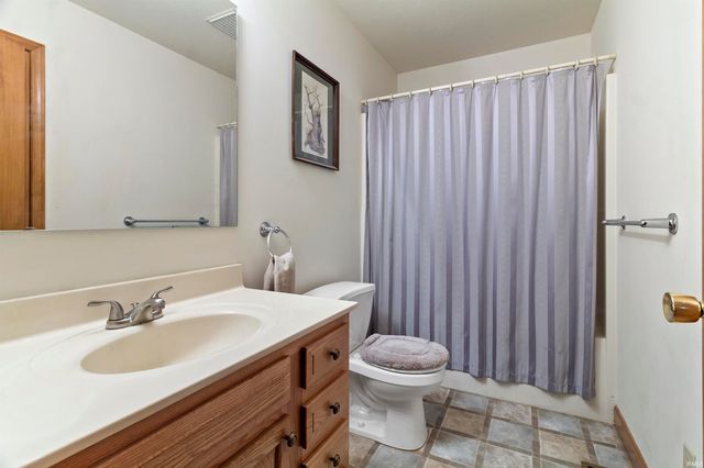 616 W Berry Avenue, Upland, IN 46989