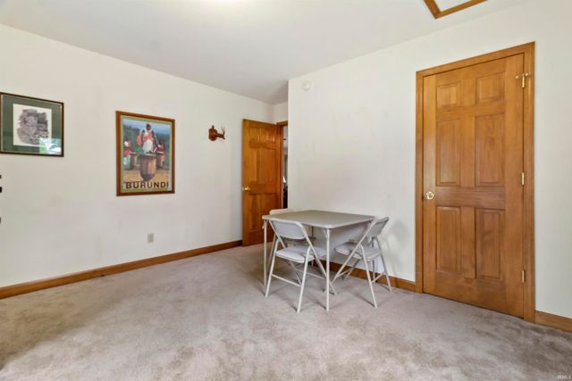 616 W Berry Avenue, Upland, IN 46989